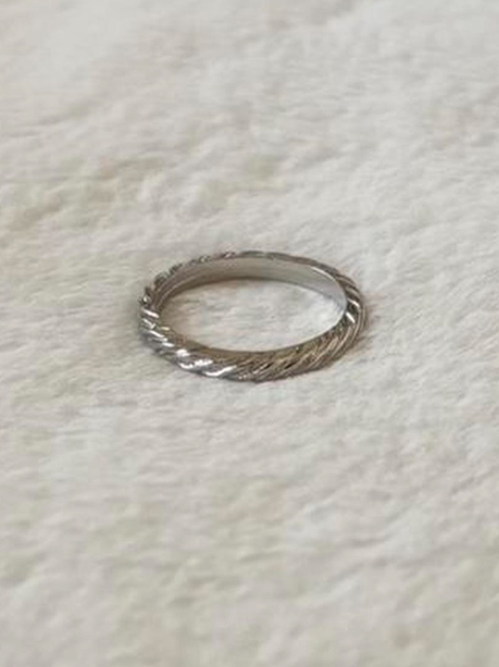 5/$15 🩷 MUST BUNDLE Silver Twisted Band Ring - Silver - Picture 4 of 4